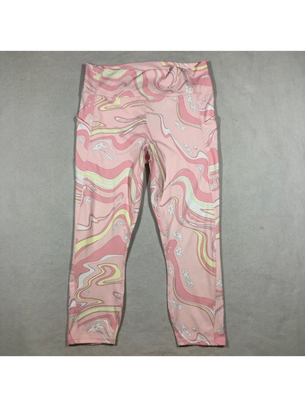 NEW Fabletics Womens XL 12-14 Oasis Capri Workout Legging Guava Marble Daisy $70